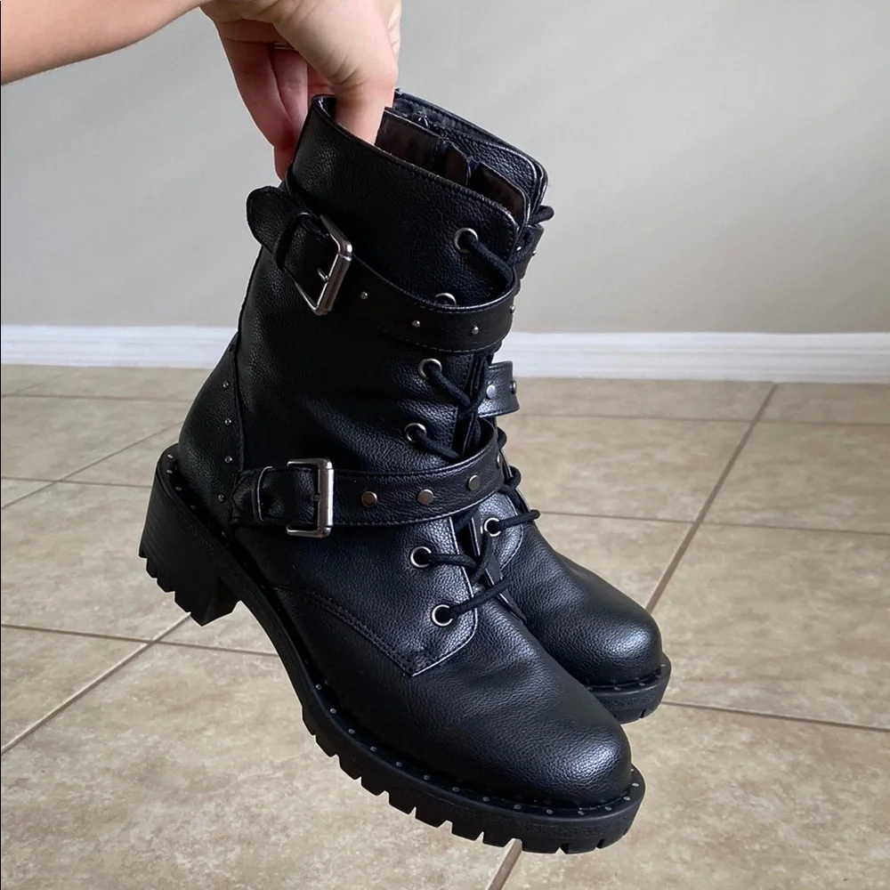 Black Leather Women's Boots - Picture 4 of 7